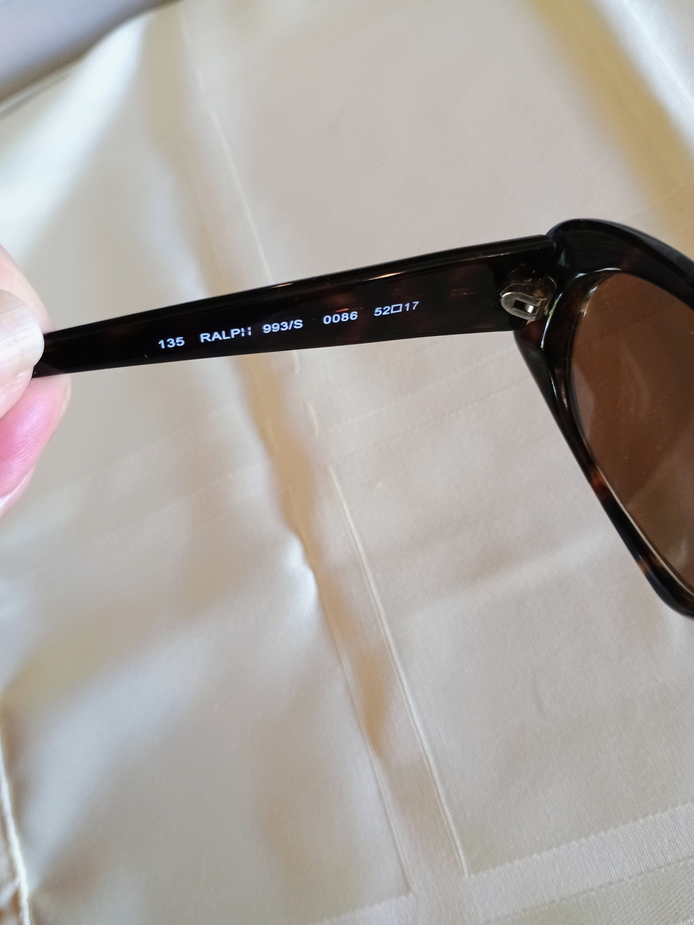 Frames - Women's Tortoiseshell Oval Sunglasses - Picture 4 of 6